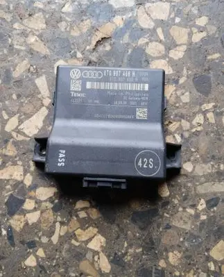 Audi A4 S4 B8 8K Gateway control module 8T0907468H