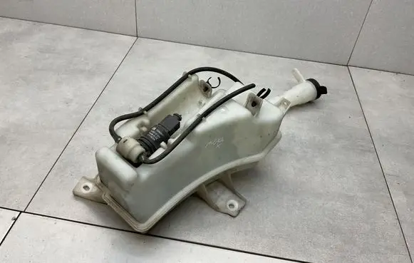 Opel Mokka X Windshield washer fluid reservoir/tank 95326311