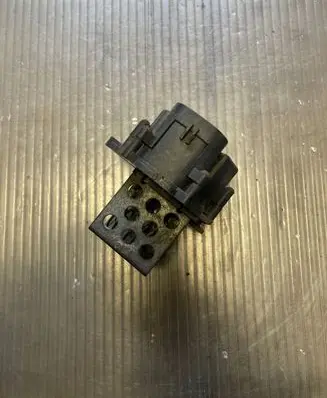 Peugeot 3008 I Coolant fan relay 9658508980