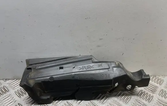 Mercedes-Benz C W204 Other engine bay part A6420161924