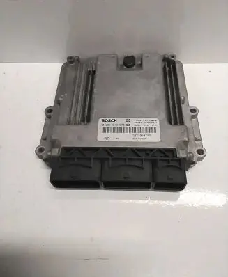 Renault Megane III Engine control unit/module 0281019075