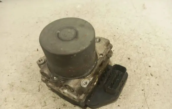Mazda 6 ABS Pump 1338004451