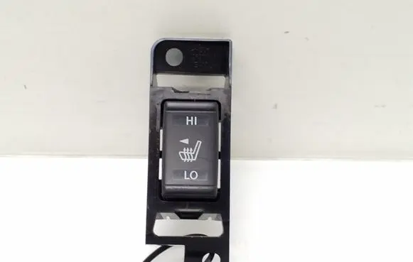 Nissan Qashqai Seat heating switch