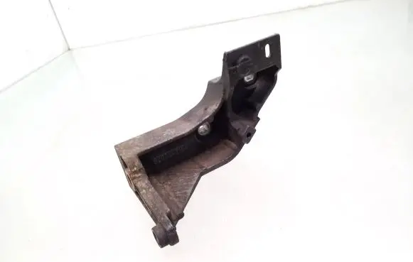Opel Vivaro Engine mounting bracket 8200443154
