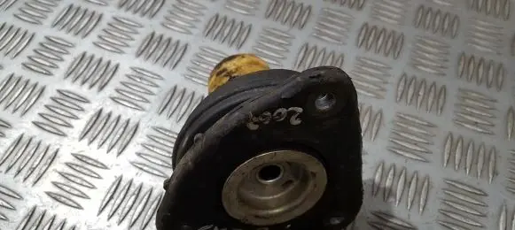 Ford Focus Coil spring mount 