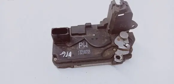 Opel Zafira B Rear door lock 13210739
