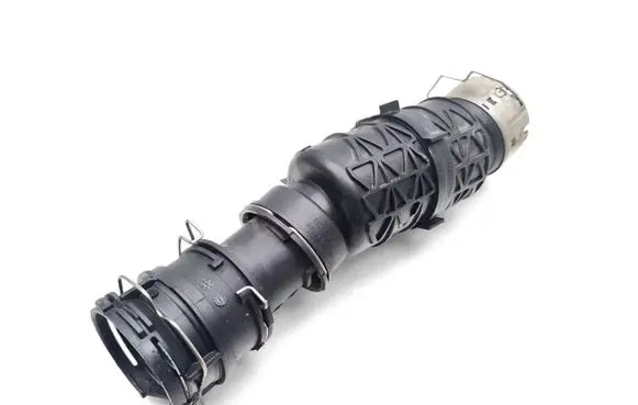 Volvo XC90 Intercooler hose/pipe 32283517
