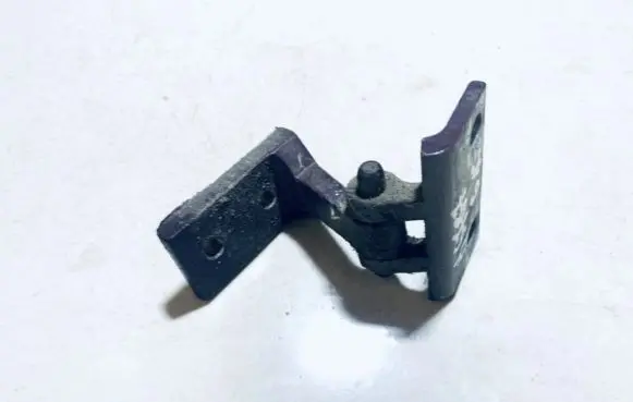 Audi A6 S6 C4 4A Rear door lower hinge 4a0833401