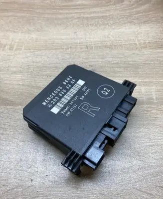 Mercedes-Benz C W203 Door control unit/module 2038202285