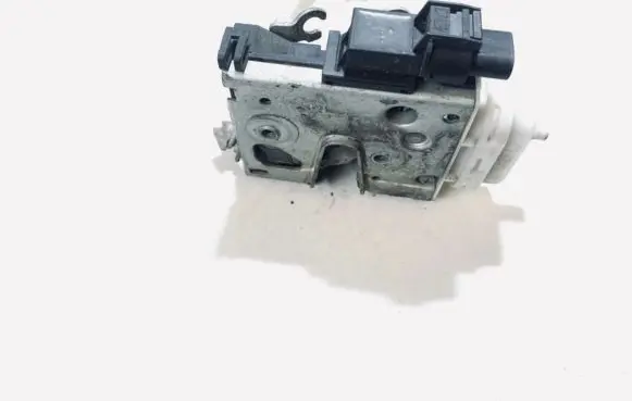 Audi A4 S4 B5 8D Front door lock 8D1837015A