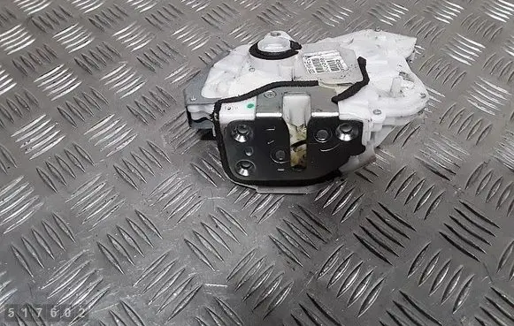 Honda CR-V Front door lock 72651swae1