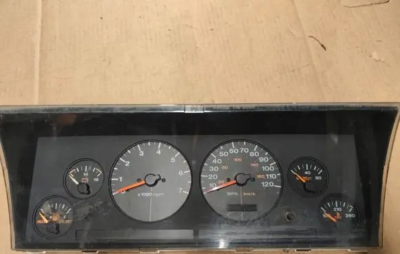 Speedometer (instrument cluster)