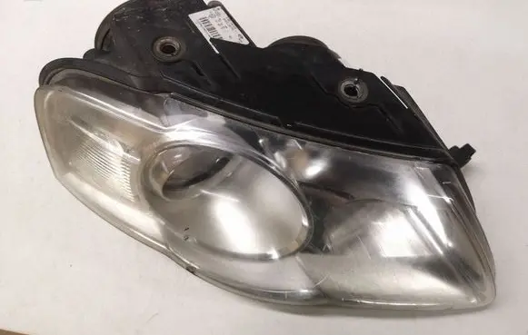 Volkswagen PASSAT B6 Headlight/headlamp 1LL24701404 3C0941006K