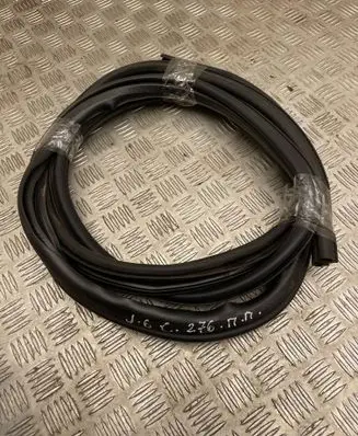 Jeep Grand Cherokee (WJ) Front door rubber seal 