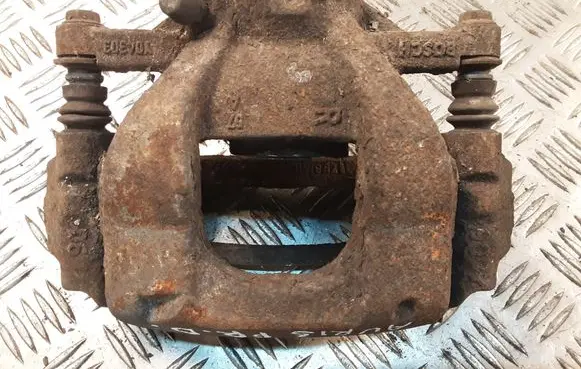 Toyota Auris 150 Front brake caliper