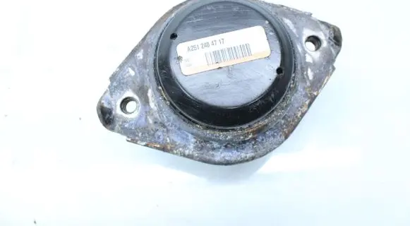 Engine mount bracket