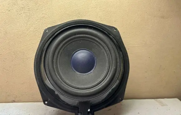 BMW 5 E60 E61 Subwoofer speaker 18820010 6925330 902275492902