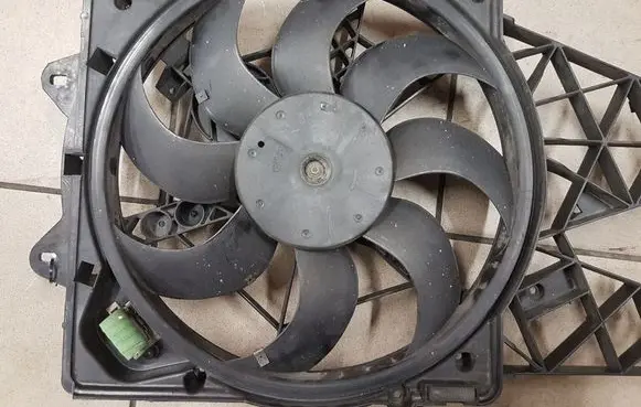 Alfa Romeo Giulietta Electric radiator cooling fan 884700200