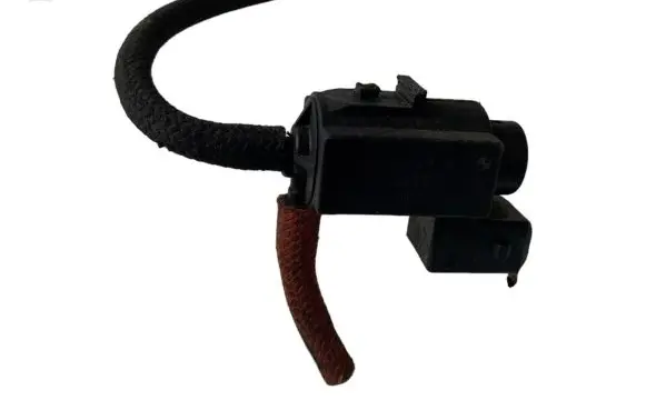 BMW 5 F10 F11 Turbo solenoid valve 7810831 11T011 70231800
