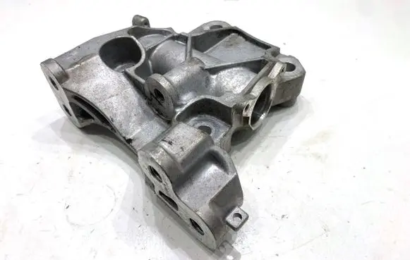 Land Rover Range Rover Evoque L551 Engine mounting bracket K8D26030AC