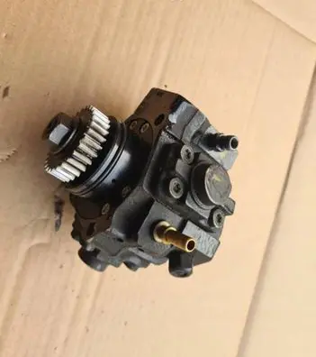 Renault Megane III Fuel injection high pressure pump 0445010404