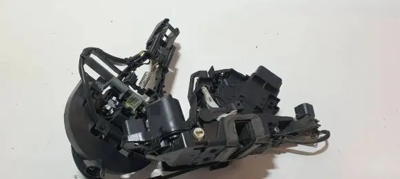 Jaguar XF X250 Rear door lock 8X2324995BE 962004104