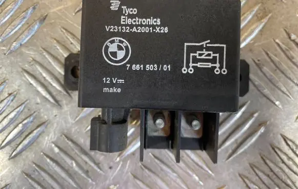 BMW X5 E70 Charging relay 7661503 23132A2001325 V23132A2001M25