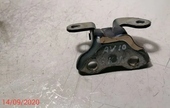 Toyota Avensis T270 Rear door upper hinge