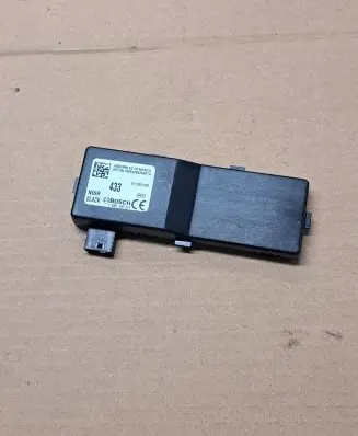 Opel Insignia A Door central lock control unit/module 13501980 F00HJ00471
