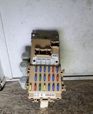 Subaru Forester SG Fuse module LB100603B 50415686