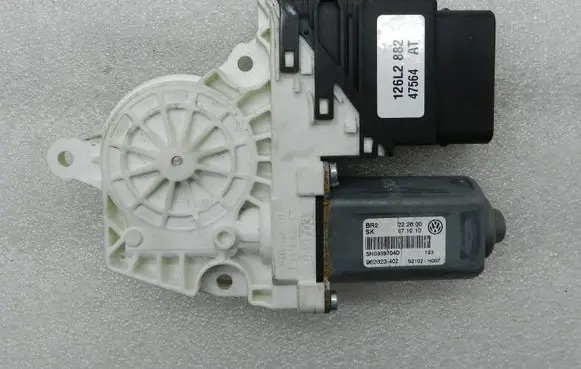 Volkswagen Tiguan Rear door window regulator motor 5N0959704D 5N0959704DVW2