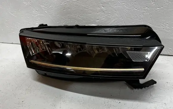 Skoda Octavia Mk4 Headlight/headlamp 5E4941016