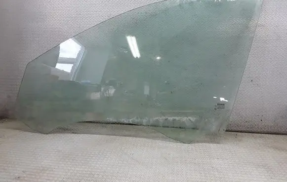 Renault Laguna II Front door window glass four-door
