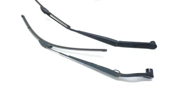 Front wiper blade arm