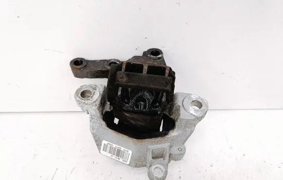 Ford Fusion II Engine mount bracket DG937M121DF 131136