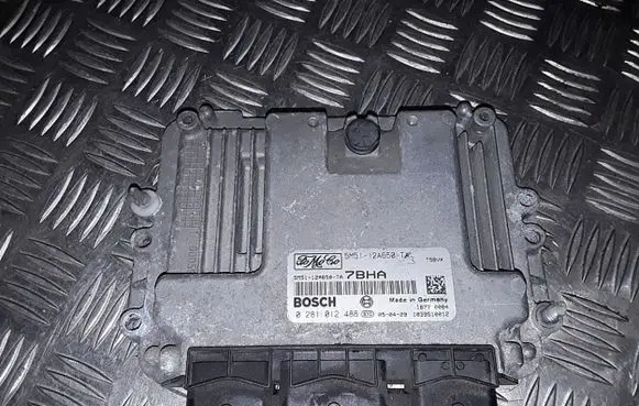 Ford Focus C-MAX Engine control unit/module 5m5112a650ta