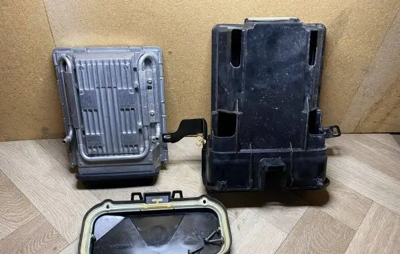 BMW 7 F01 F02 F03 F04 Engine control unit/module 7645143 5WK93948 12147645143