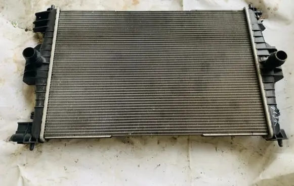 Peugeot RCZ Coolant radiator 9673947480