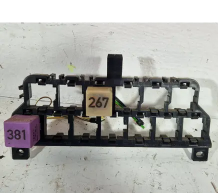 Volkswagen PASSAT B5 Fuse box set 8d0937503e