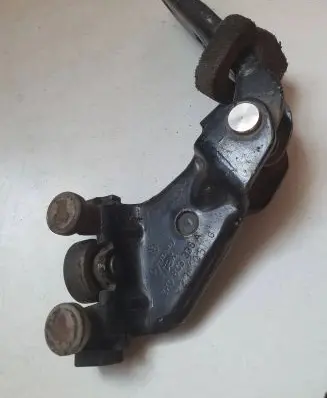 Volkswagen Caddy Sliding door middle roller runner 2K0843336A