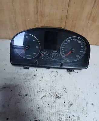 Volkswagen Touran I Speedometer (instrument cluster) 1T0920874A V0005000 02407010970109