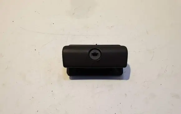 BMW 5 E39 Glove box handle 