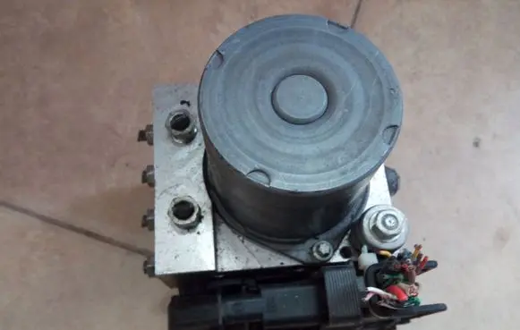 Toyota Aygo AB10 ABS Pump 445400H020 NE55481