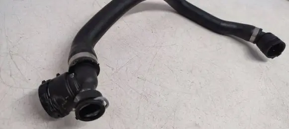 Mercedes-Benz Sprinter W907 W910 Engine coolant pipe/hose A9075010900