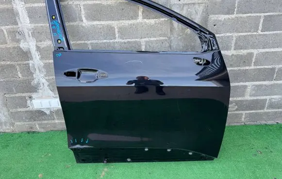 KIA Sportage Front door
