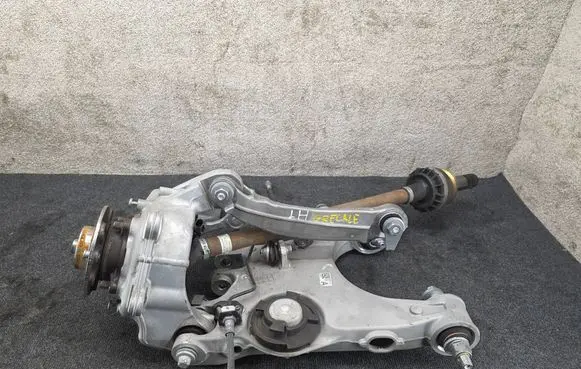 Maserati Grecale Rear wheel hub spindle/knuckle 06701610640 00505712040 06701569260