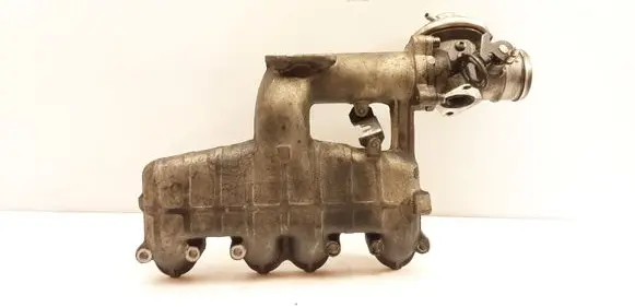Volkswagen Golf IV Intake manifold 038129713J
