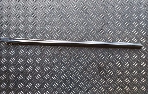 Nissan Juke I F15 Front door trim (molding) KE7601KA00