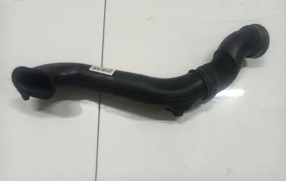 Opel Astra H Air intake hose/pipe 55351756