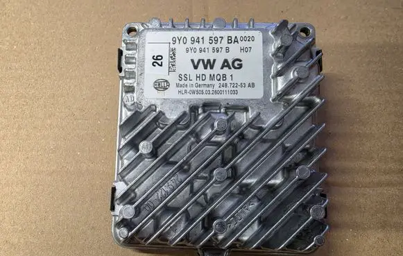 Porsche Taycan 9J1 Voltage converter/converter module 9Y0941597BA